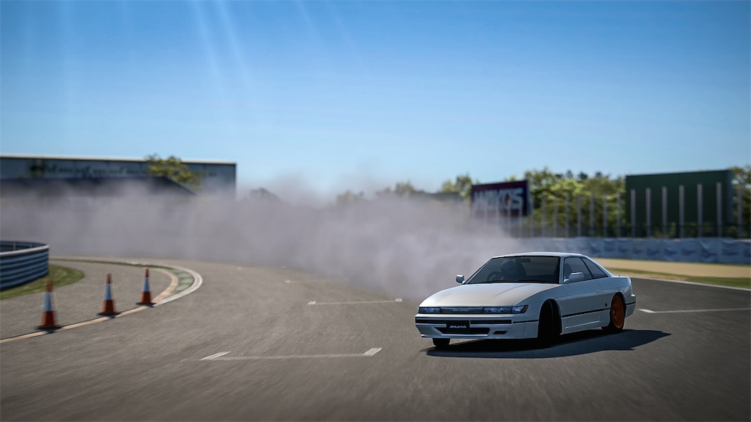 Nissan Clube: Nissan S13: o carro bom de drifting